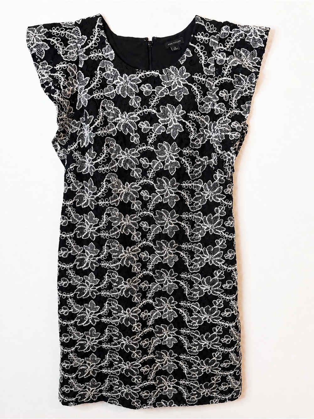 Ann Taylor Black Lace Floral Sheath Dress Size 4 Elegant Cap Sleeve